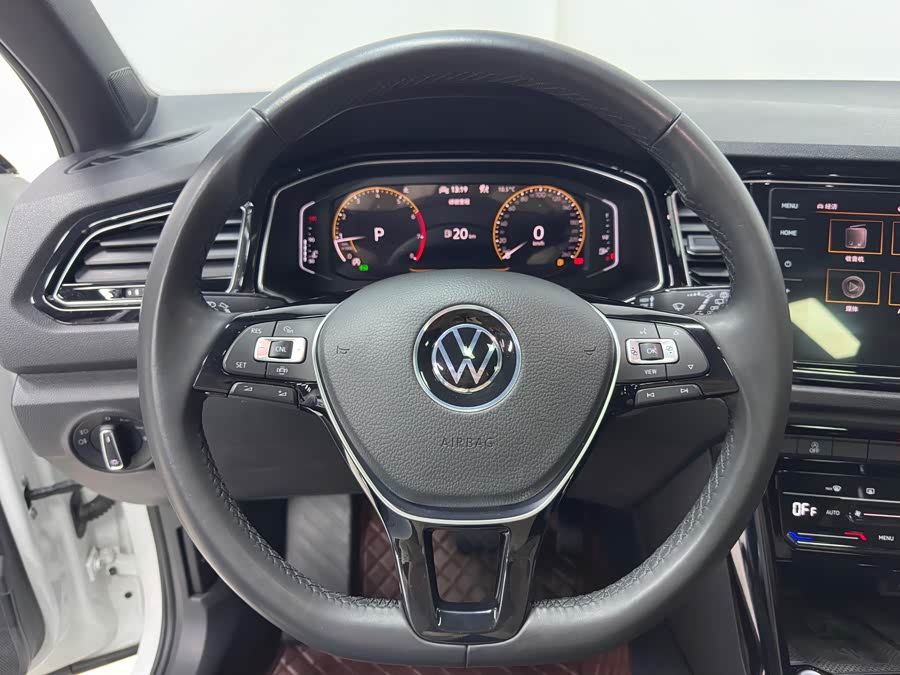 Volkswagen T-Roc 2021 — фото 17