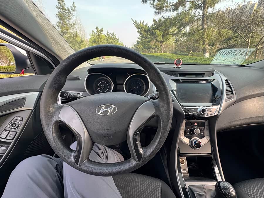 Hyundai Elantra 2015