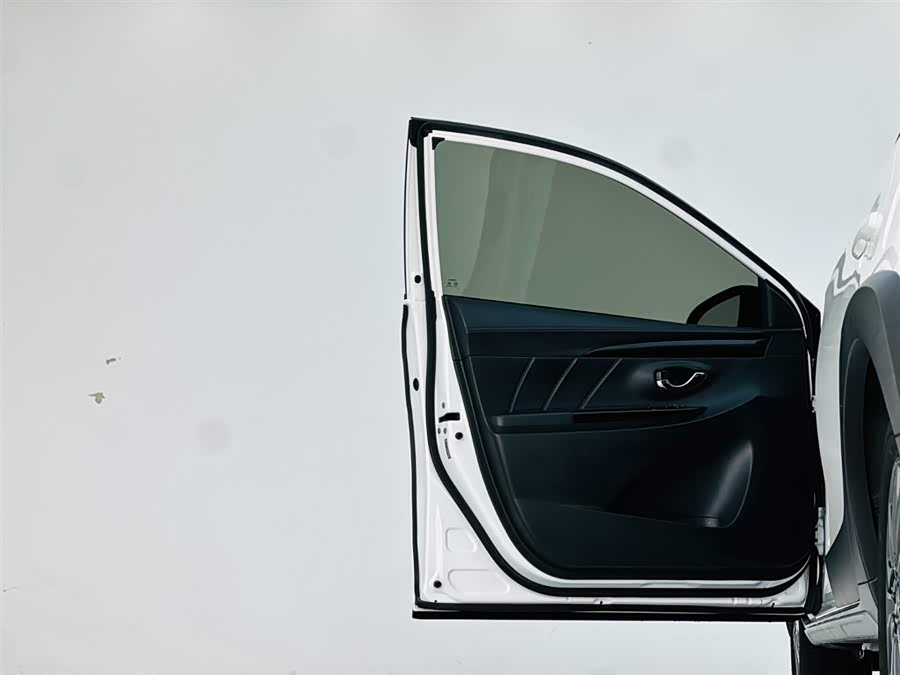 Toyota Yaris L 2022 — фото 12