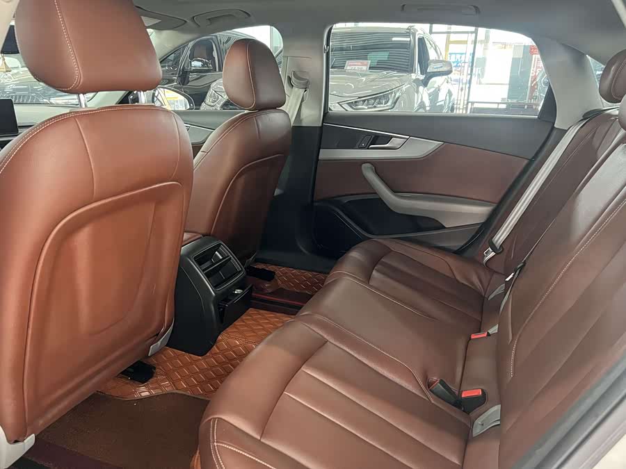 Audi A4L 2017