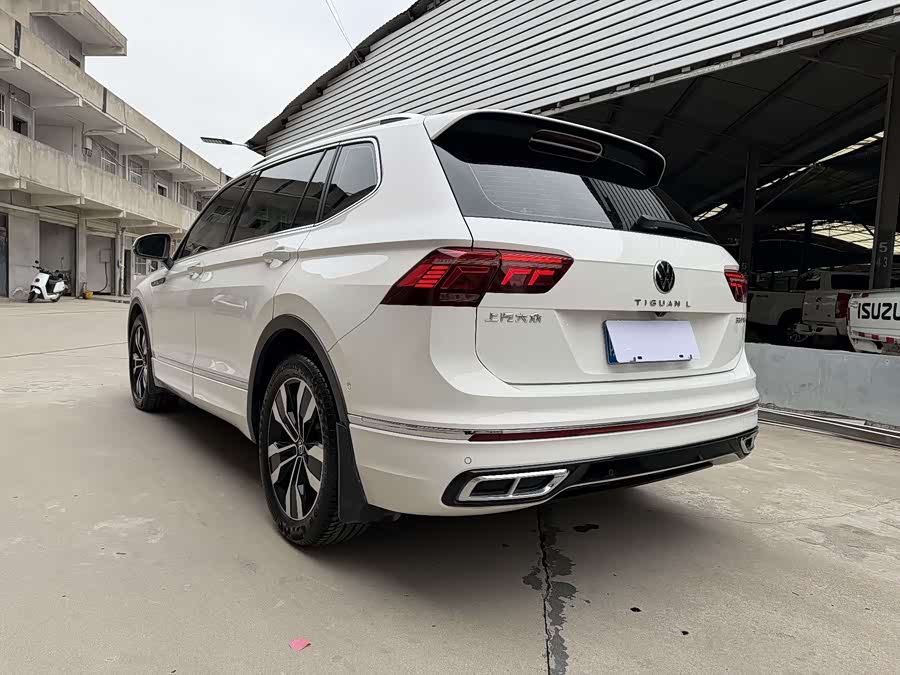 Volkswagen Tiguan L 2022 — фото 14