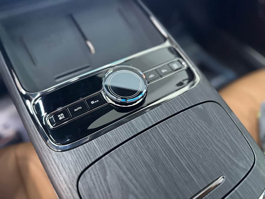 Geely Galaxy Starshine 8 2025 — фото 14