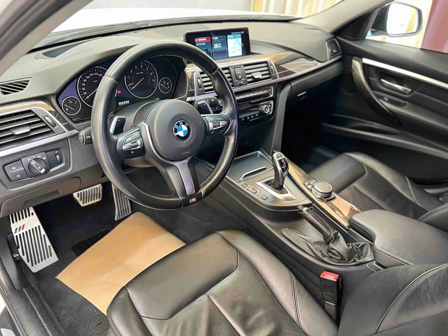 BMW 3 Series 2017 — фото 10
