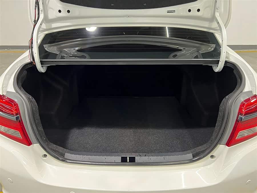 Toyota Yaris L 2022
