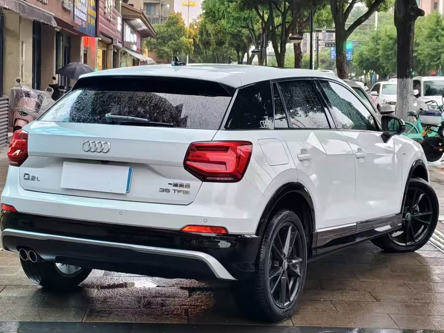 Audi Q2L 2018