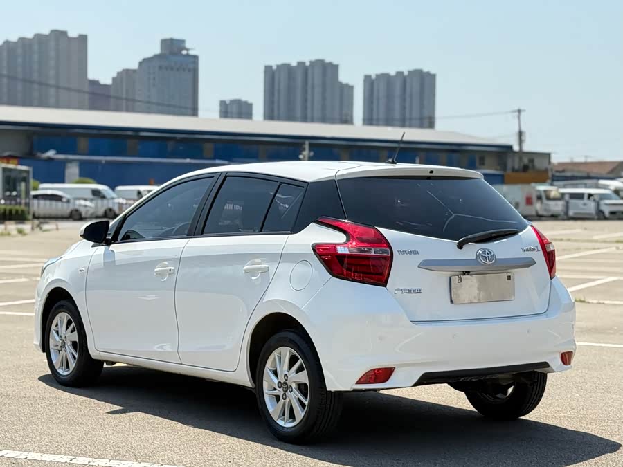 Toyota Yaris L 2016 — фото 9