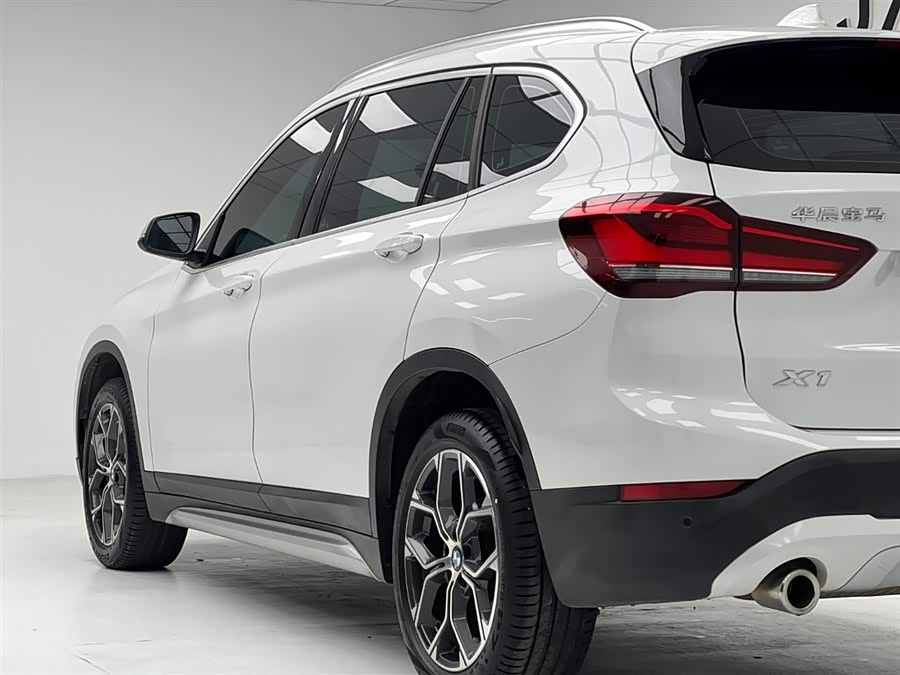 BMW X1 2022 — фото 8