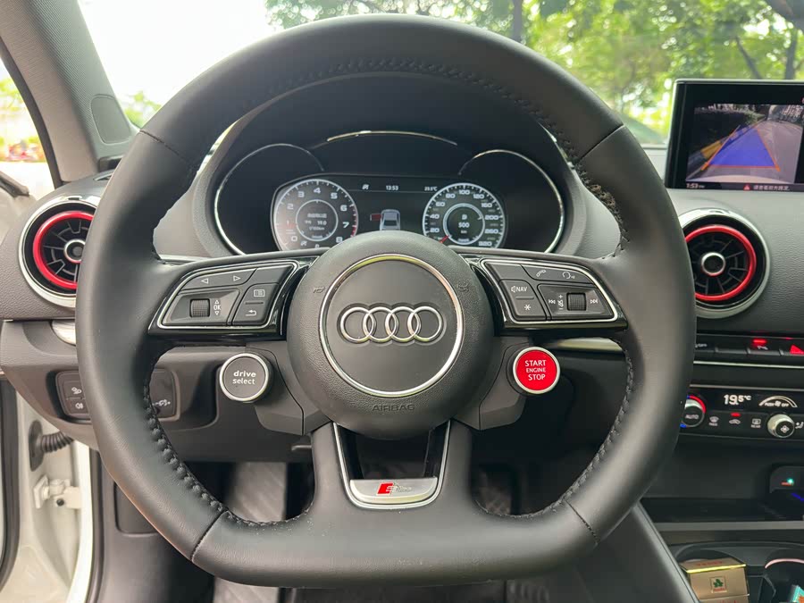 Audi A3 2017 — фото 9