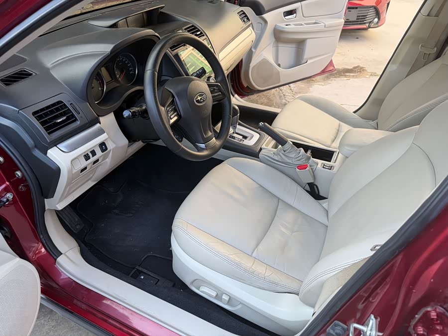 Subaru XV 2012