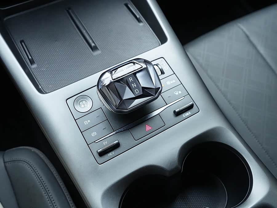 BYD Qin PLUS 2025 — фото 9