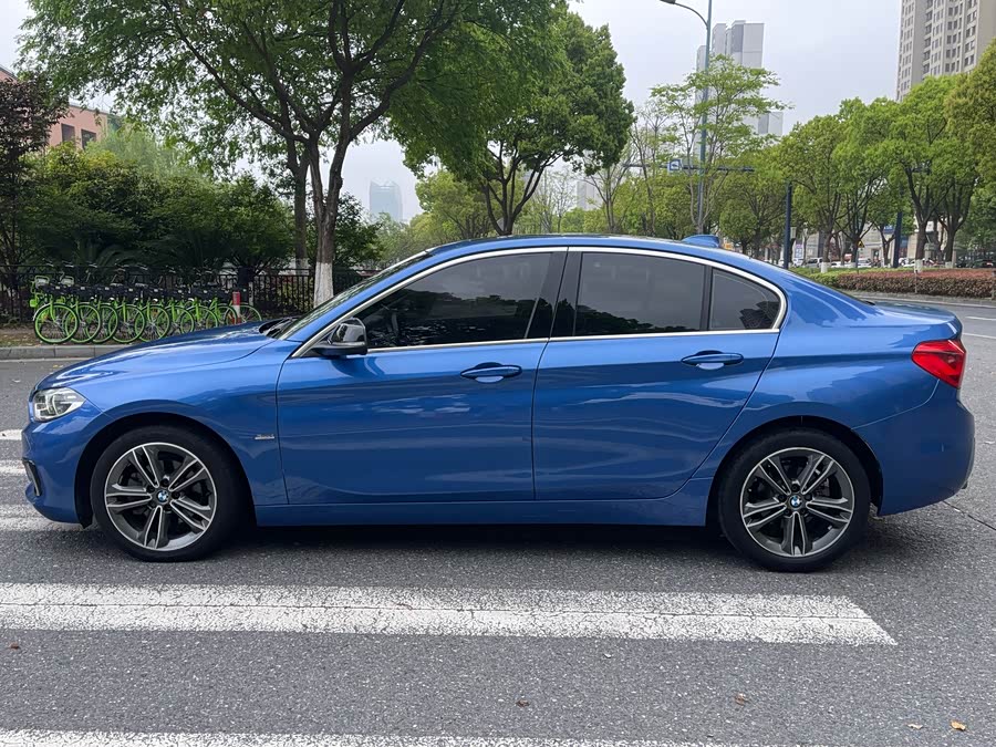 BMW 1 Series 2017 — фото 11