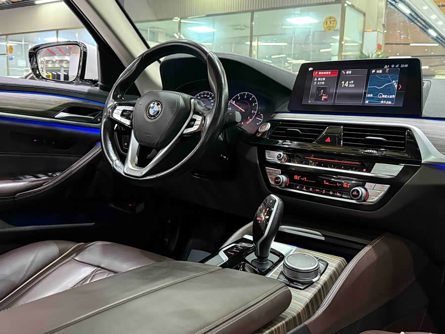 BMW 5 Series 2019 — фото 8