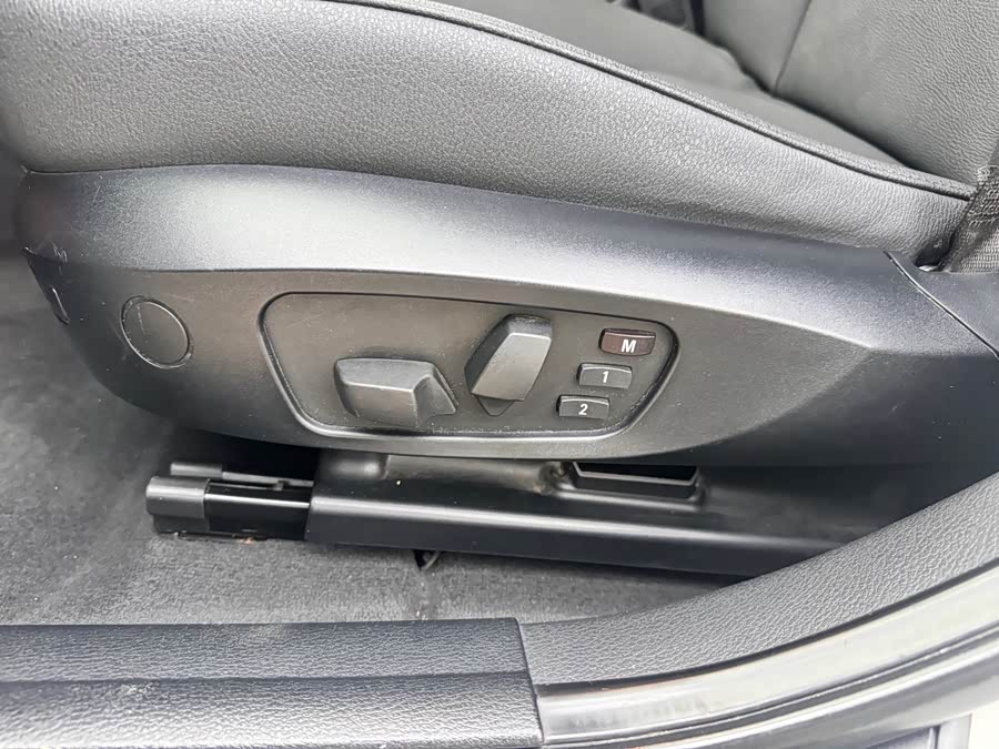BMW X1 2012 — фото 10