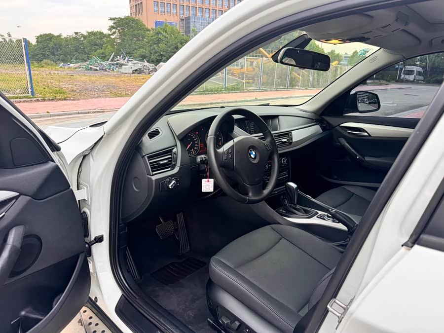 BMW X1 2012 — фото 12