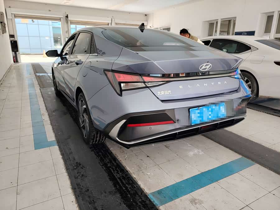 Hyundai Elantra 2023