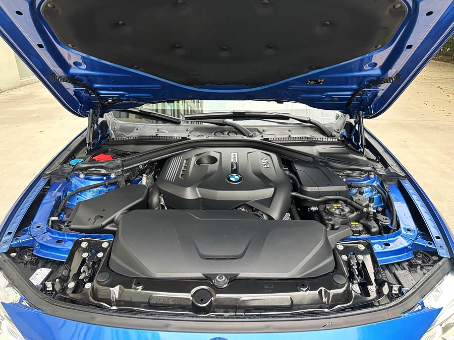BMW 3 Series 2019 — фото 10