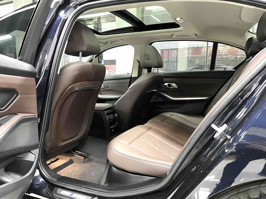 BMW 3 Series 2023 — фото 10