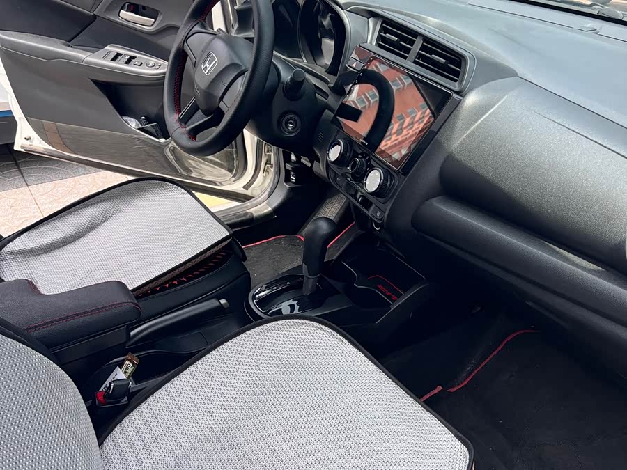 Honda Fit 2018 — фото 9