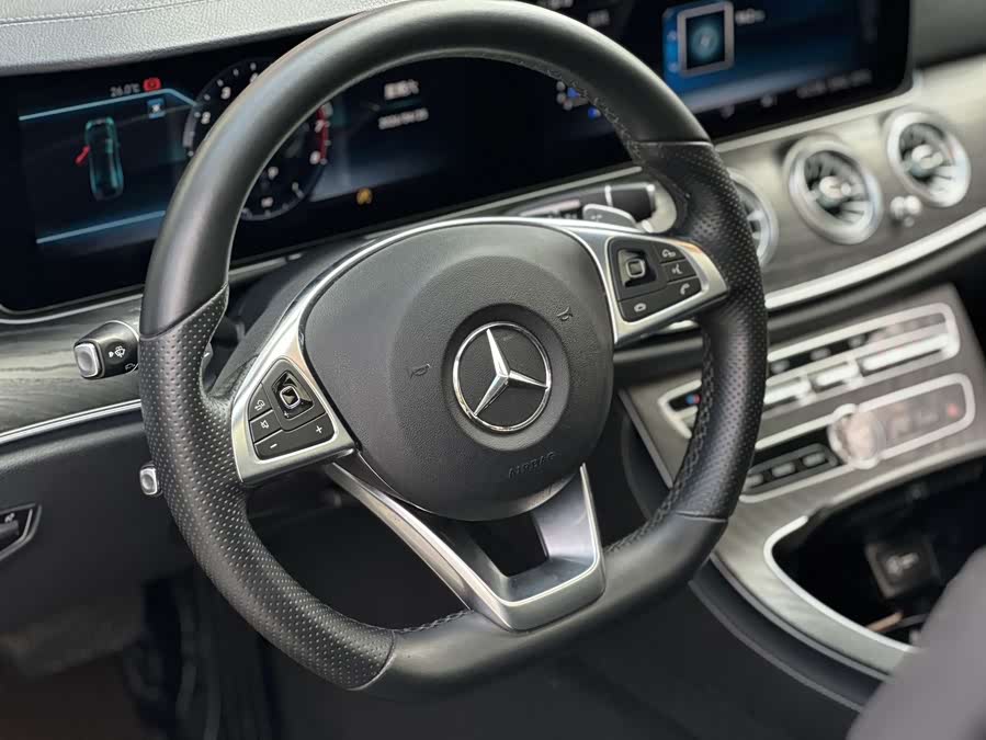 Mercedes-Benz E-Class 2018 — фото 12