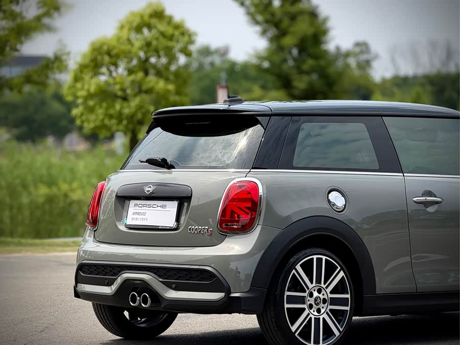 MINI MINI 2022