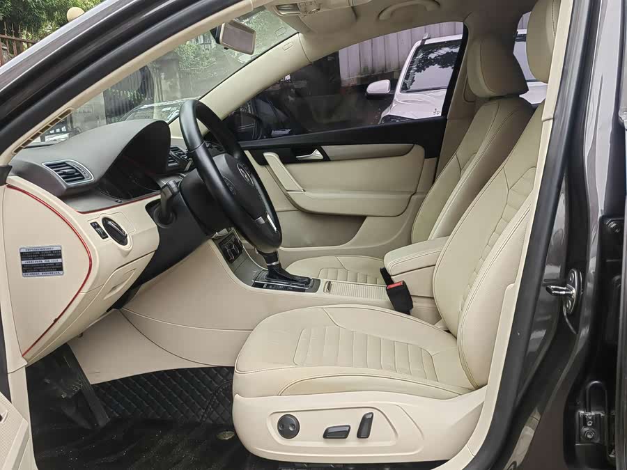 Volkswagen Magotan 2013
