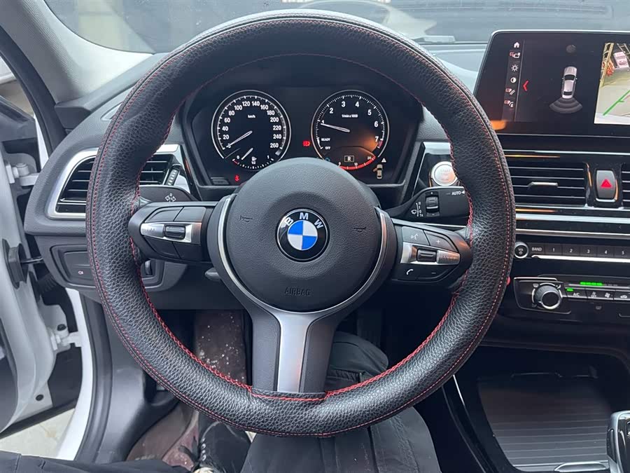 BMW 1 Series 2022 — фото 15