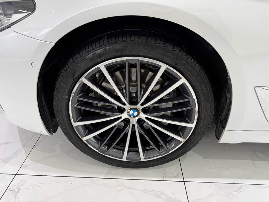 BMW 5 Series 2020 — фото 19