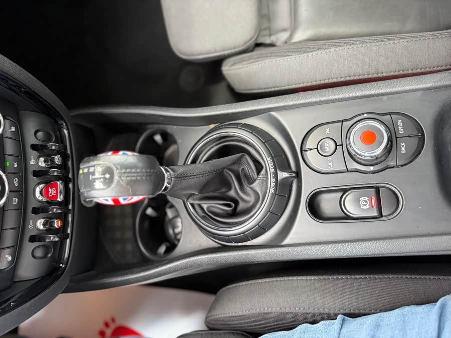 MINI Clubman 2016 — фото 17