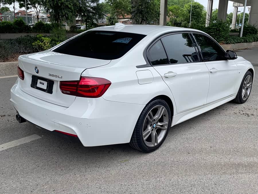 BMW 3 Series 2018 — фото 12