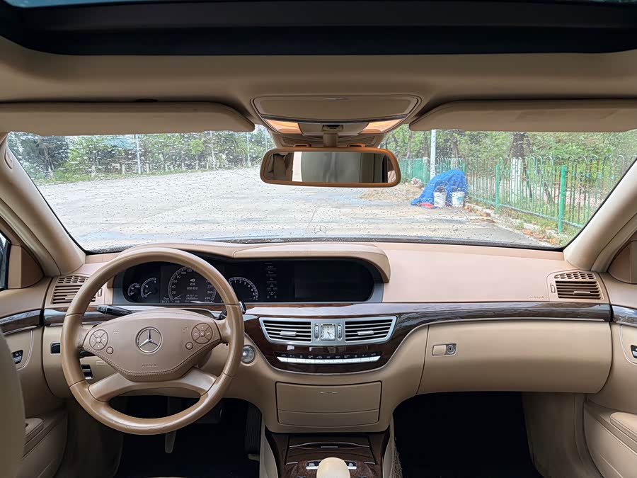 Mercedes-Benz S-Class 2010