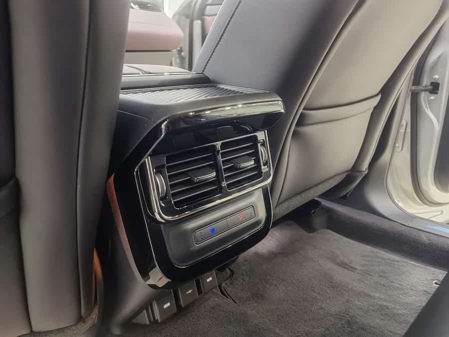 Land Rover Range Rover Evoque New Energy 2023 — фото 10