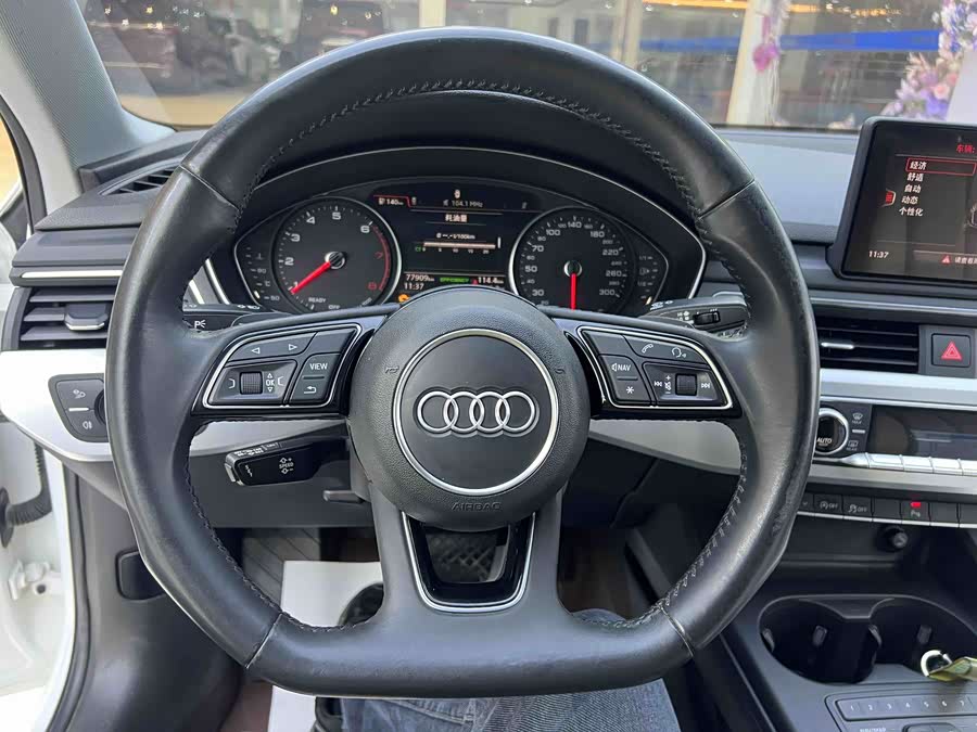 Audi A4L 2018 — фото 10