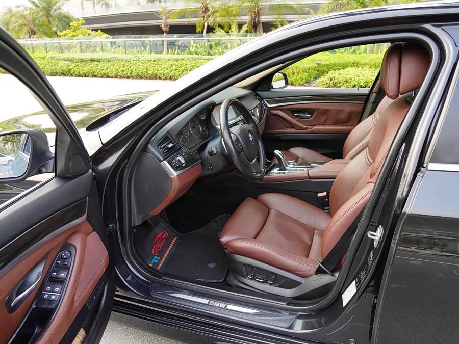BMW 5 Series 2011