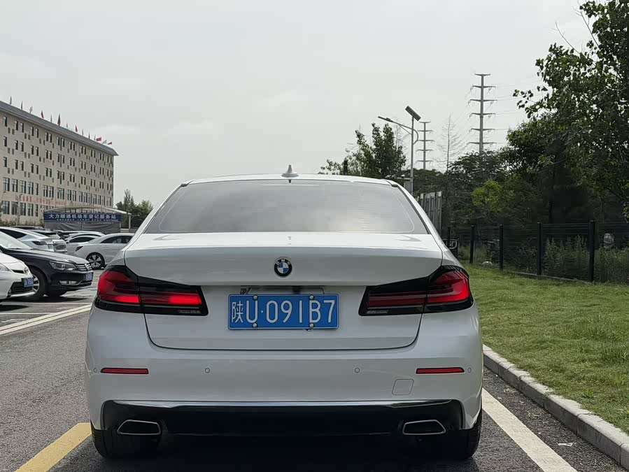 BMW 5 Series 2021 — фото 12