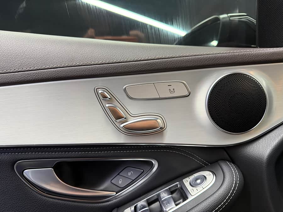 Mercedes-Benz GLC 2020 — фото 19