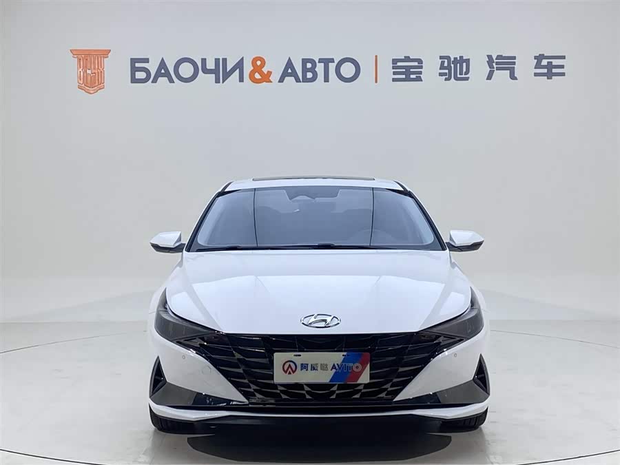 Hyundai Elantra 2022