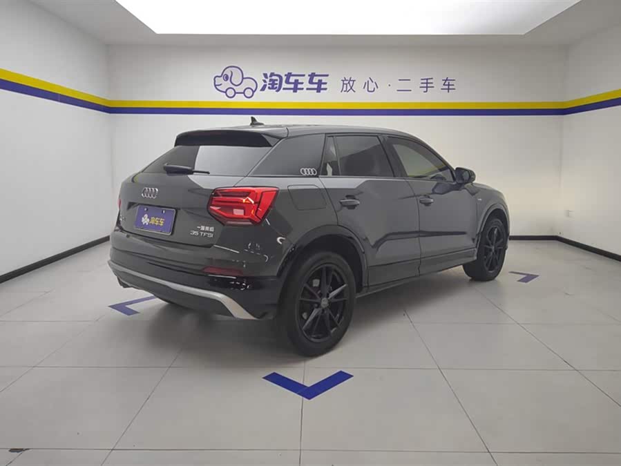 Audi Q2L 2021