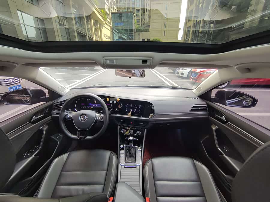 Volkswagen Sagitar 2021
