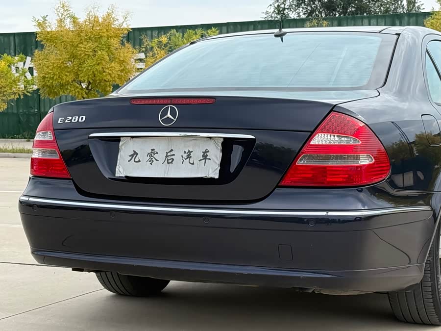 Mercedes-Benz E-Class 2007 — фото 15