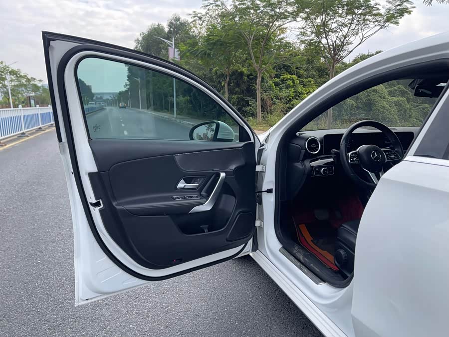 Mercedes-Benz A-Class 2019 — фото 20