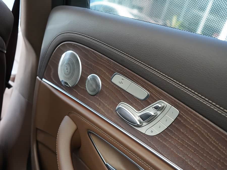 Mercedes-Benz E-Class 2020 — фото 13