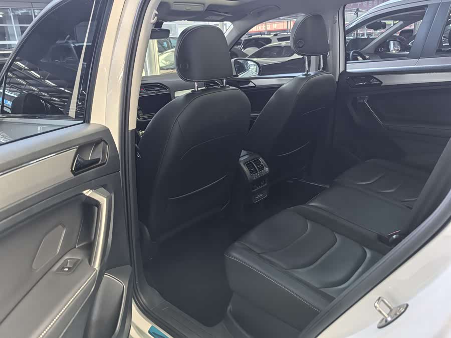 Volkswagen Tiguan L 2019 — фото 8