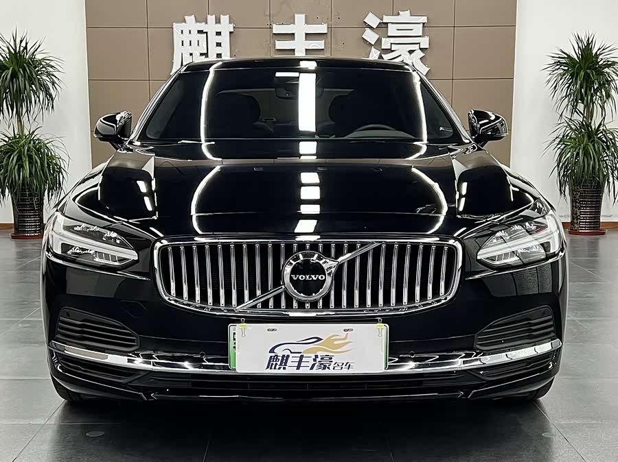 Volvo S90 Plug-In Hybrid 2024