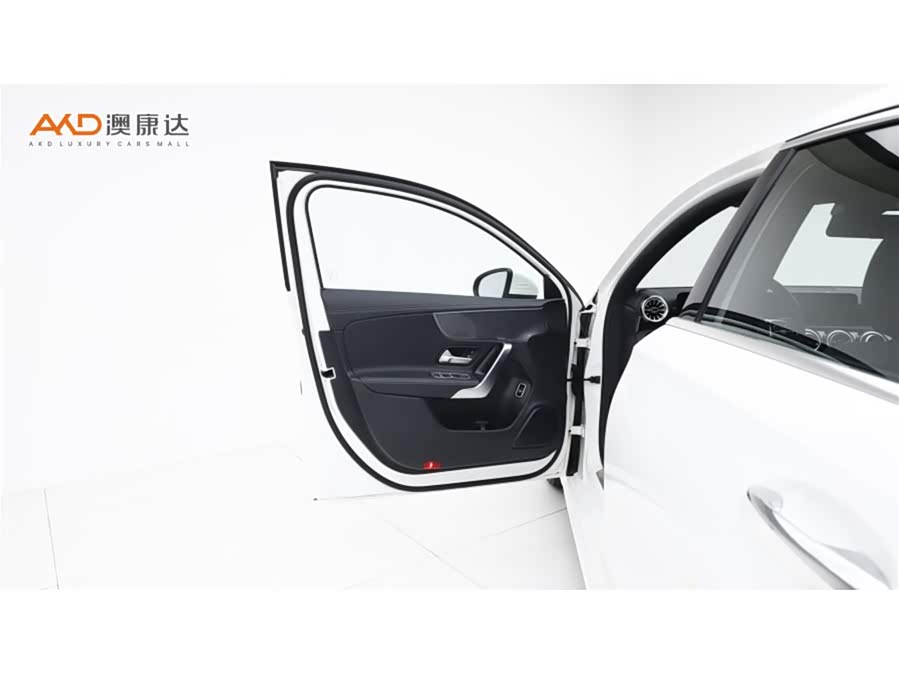 Mercedes-Benz A-Class 2022 — фото 10