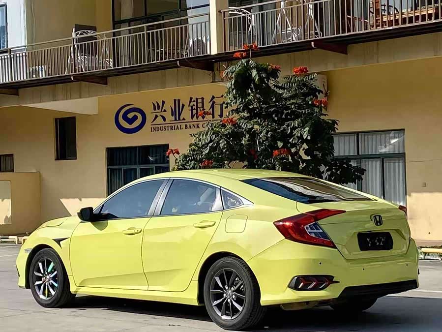 Honda Civic 2019 — фото 16