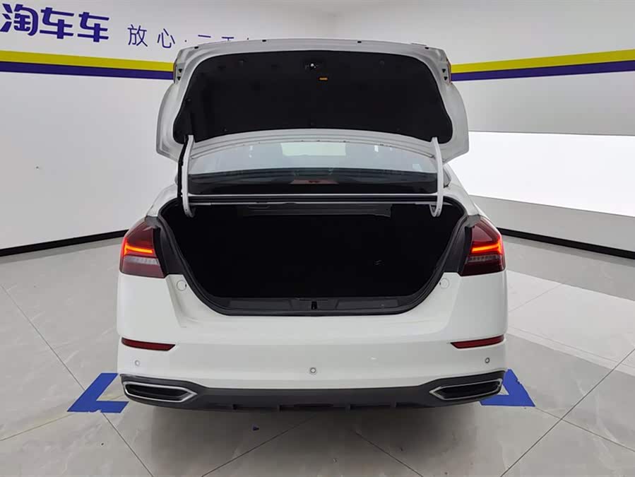 Geely Emgrand 2021