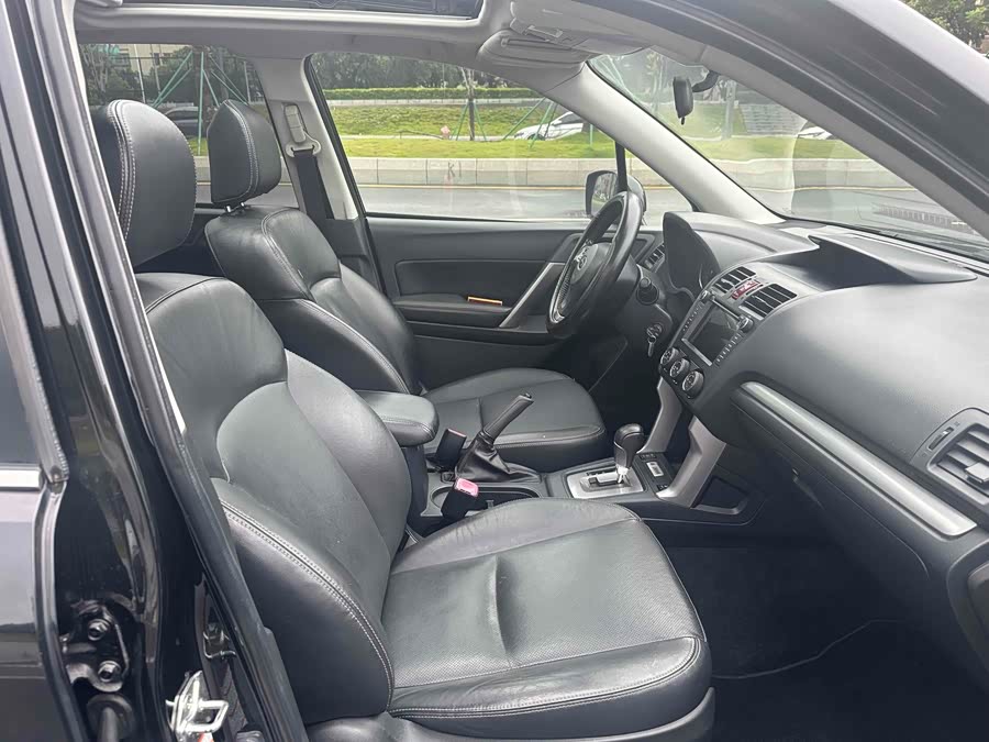 Subaru Forester 2014 — фото 10