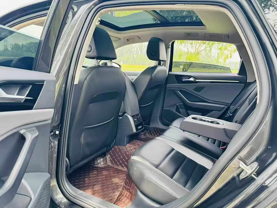 Volkswagen Sagitar 2019