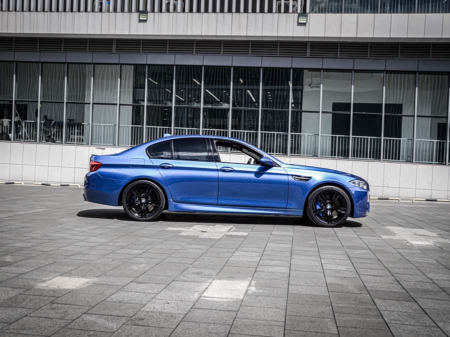 BMW M5 2014 — фото 11