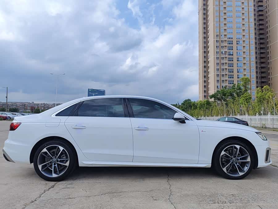 Audi A4L 2020